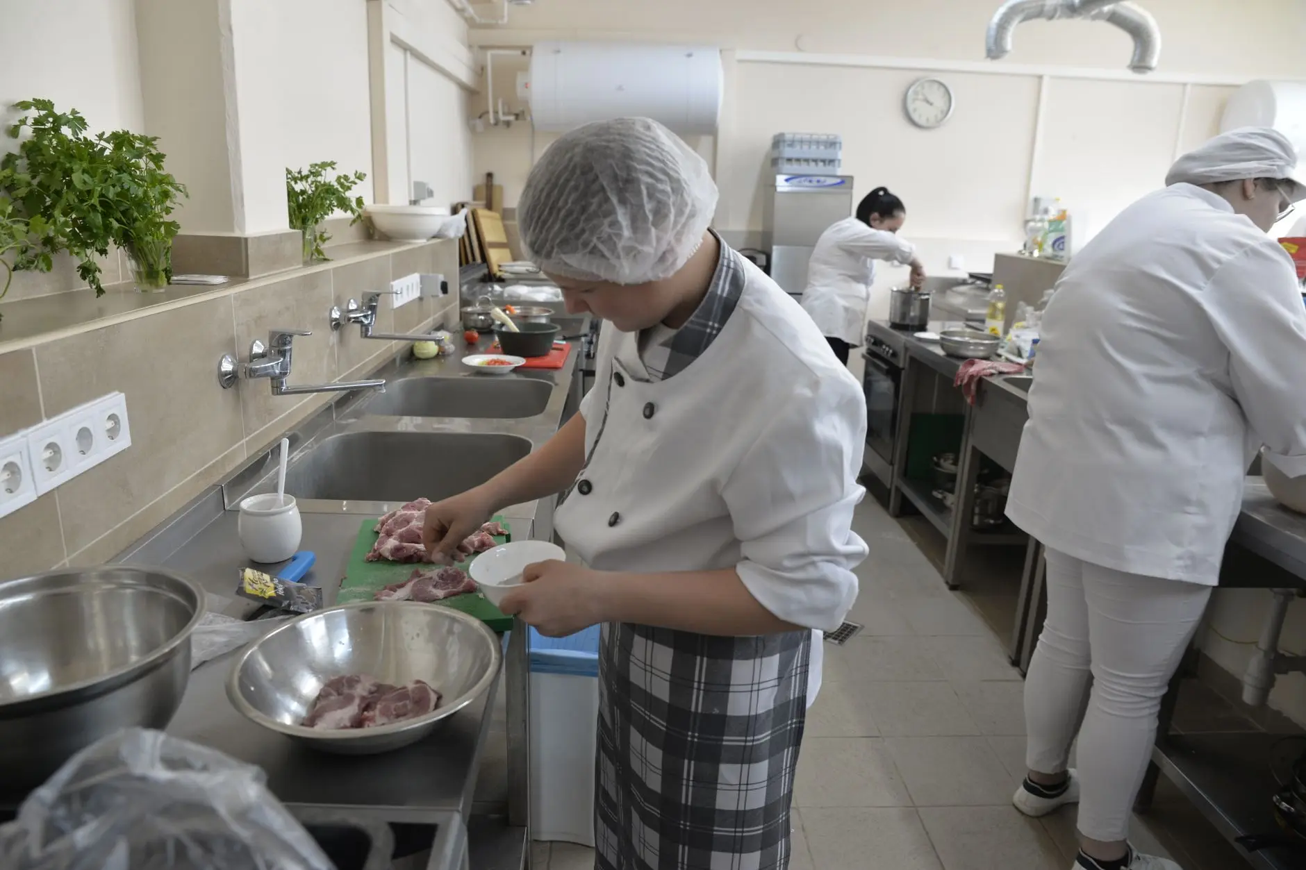 宿迁地区腻子喷涂机冬季施工常见故障与维护要点