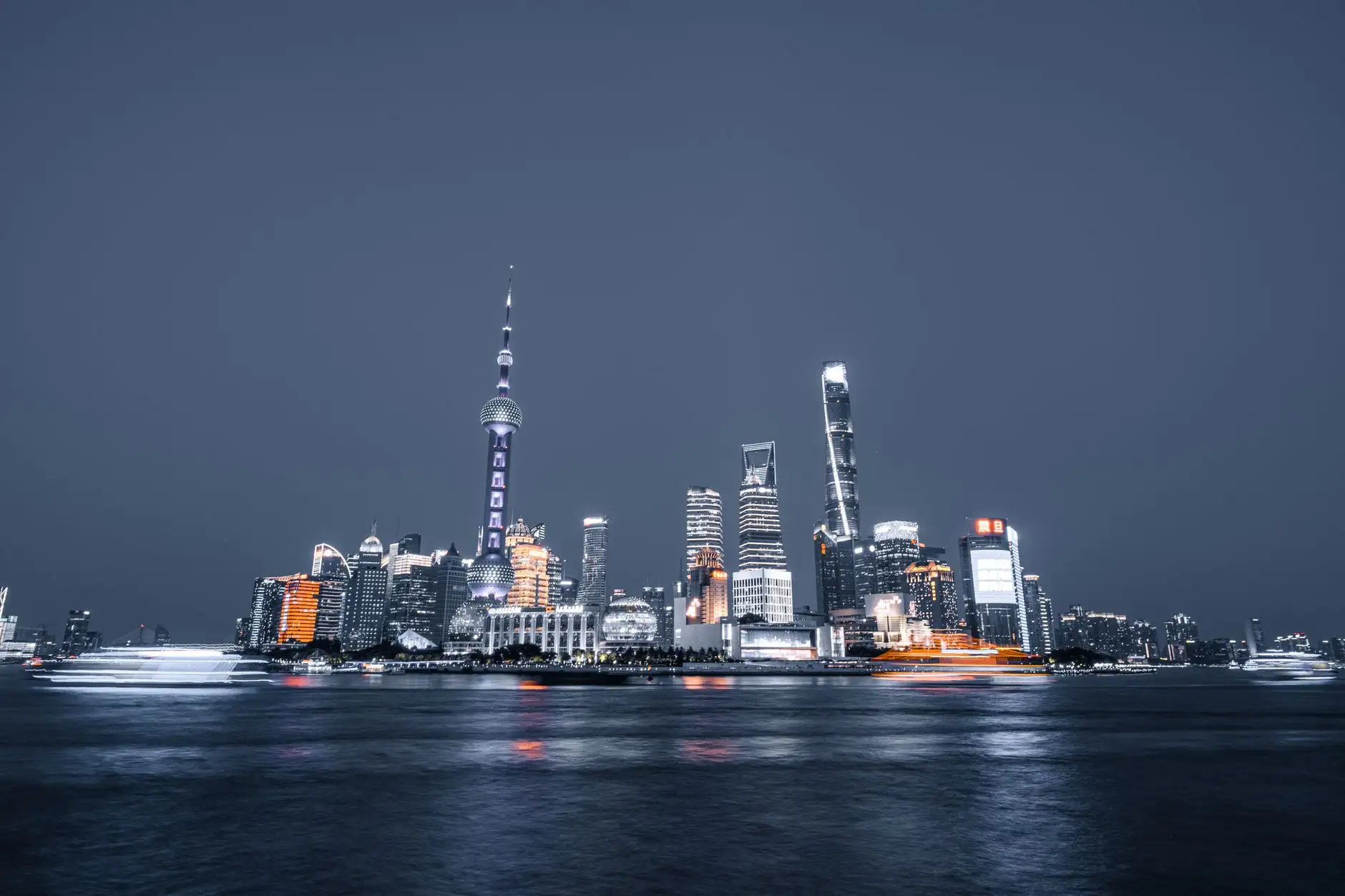 建筑工地喷涂设备选型指南：腻子喷涂机效率提升方案
